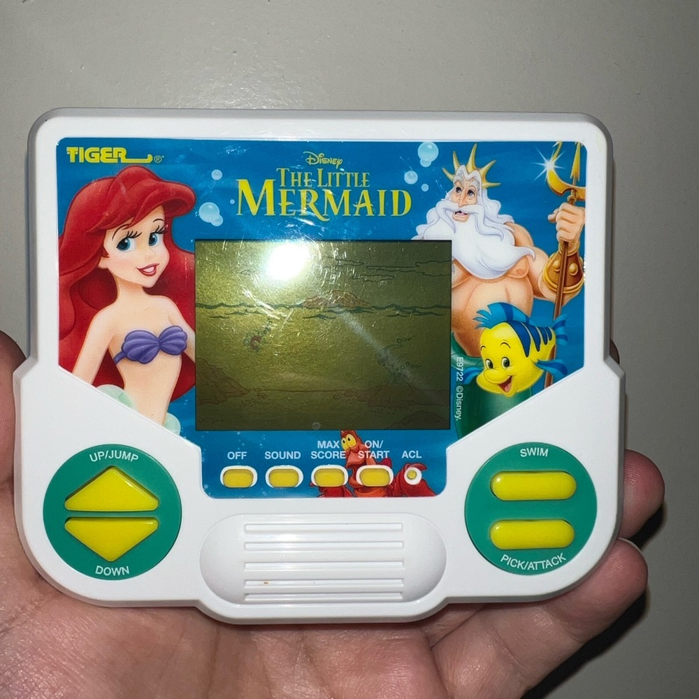 Tiger electronics little mermaid handheld game
